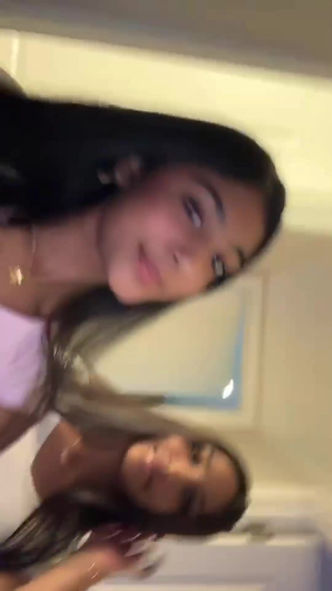 @🐒hrita