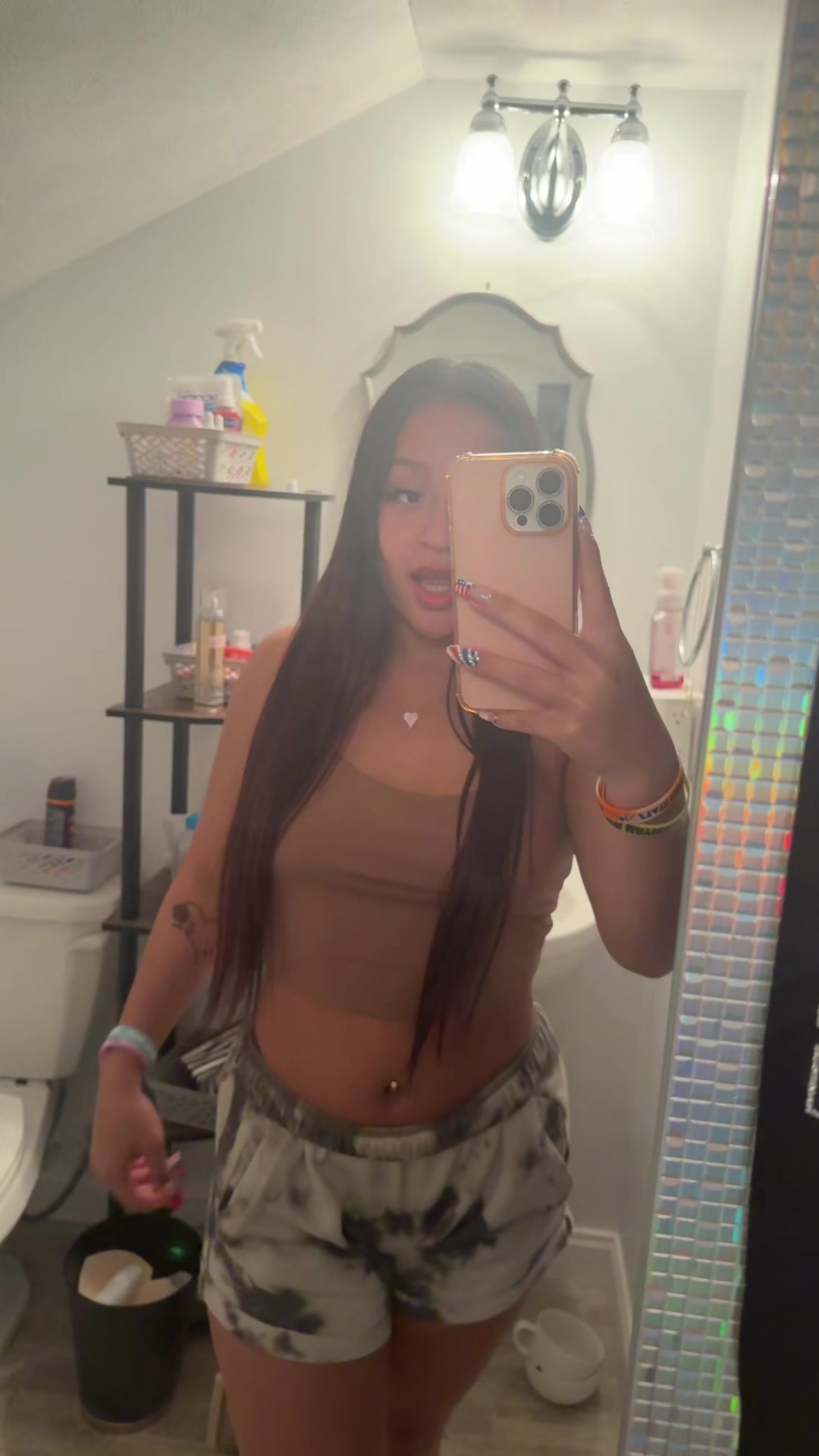 @ava<3