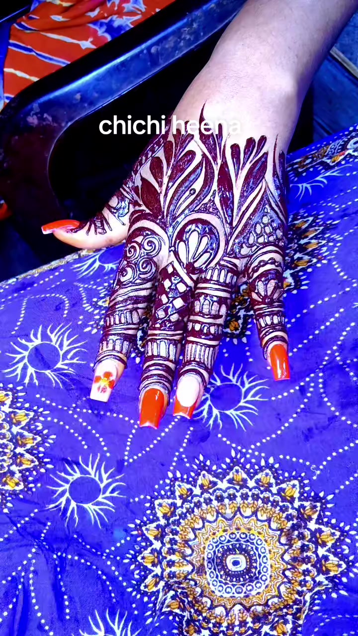 @chichipiko-henna