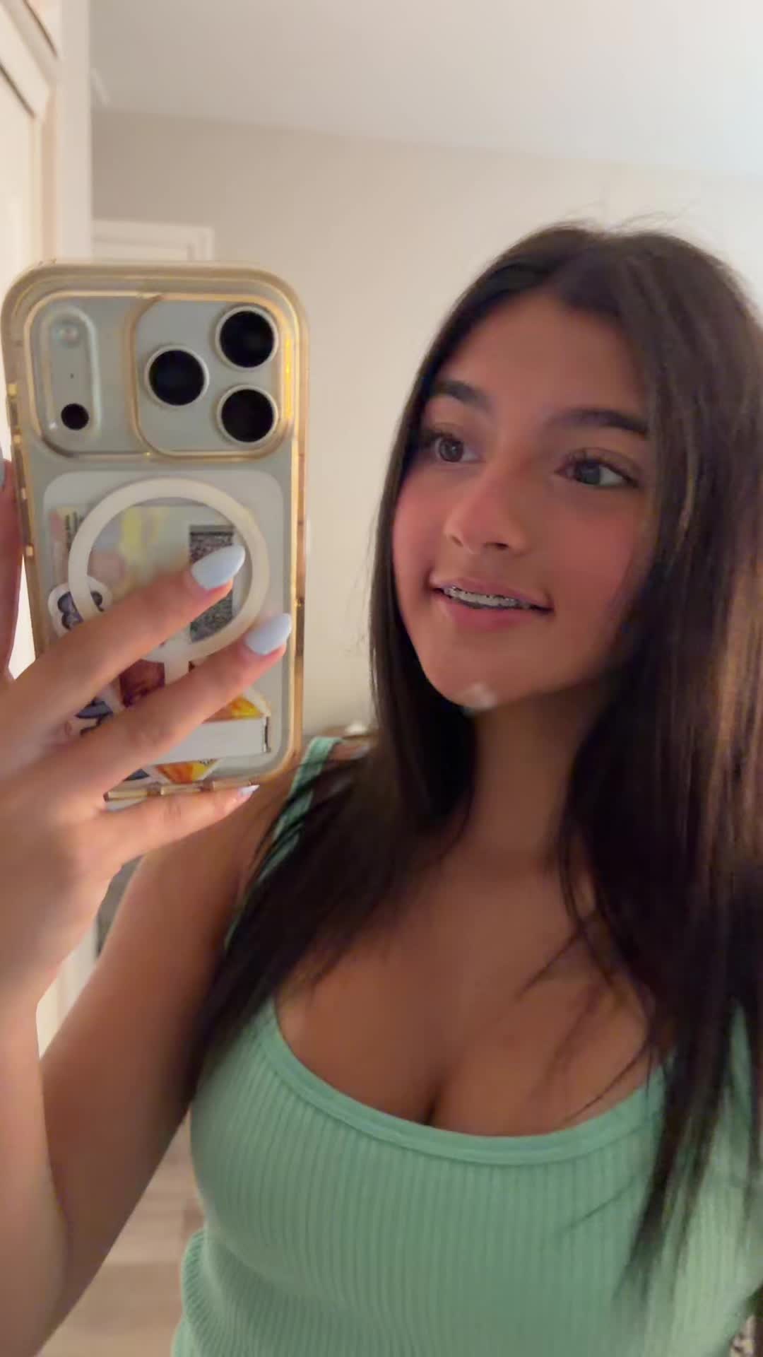 @annefrickenlise