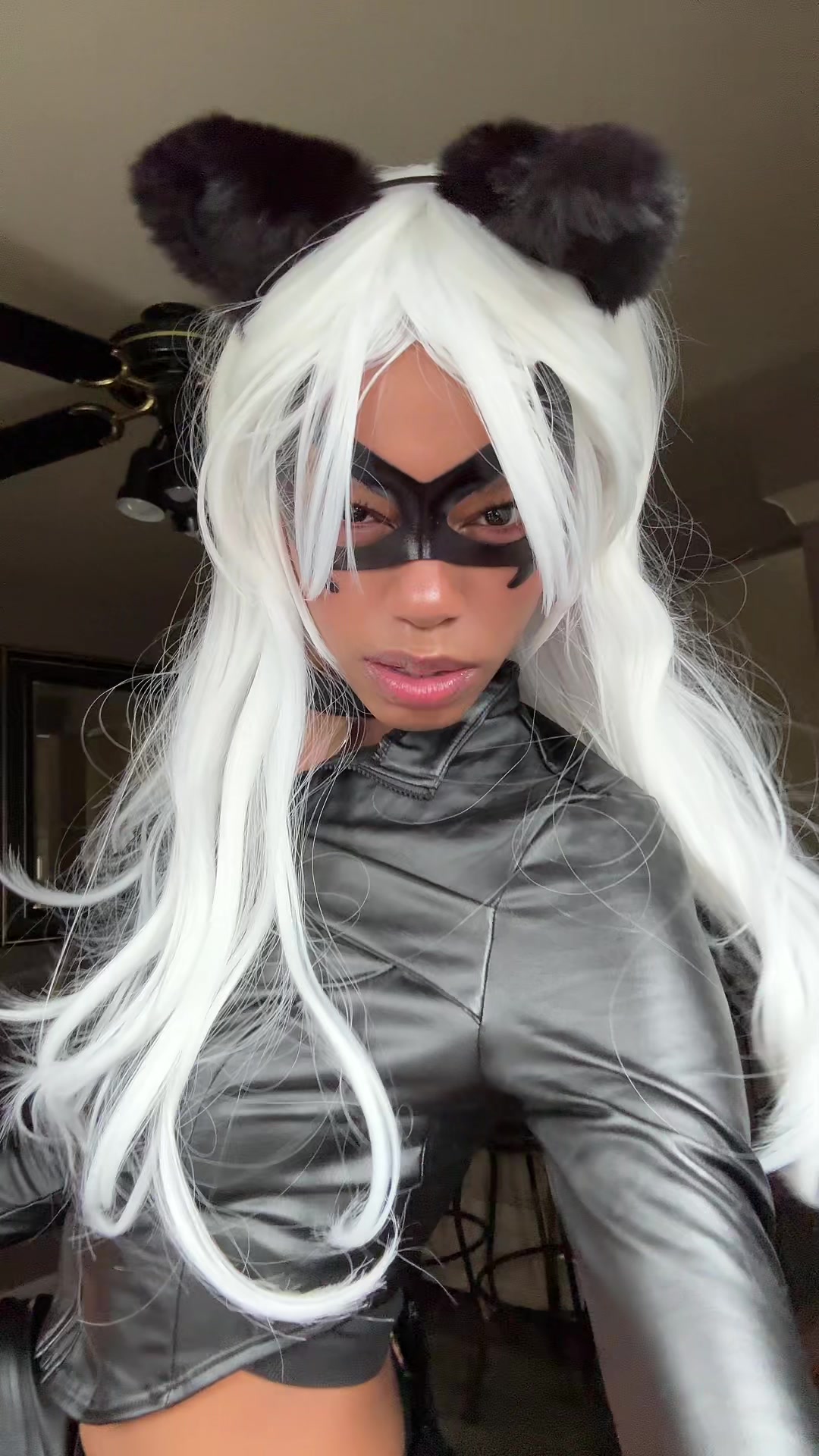 @moenimee