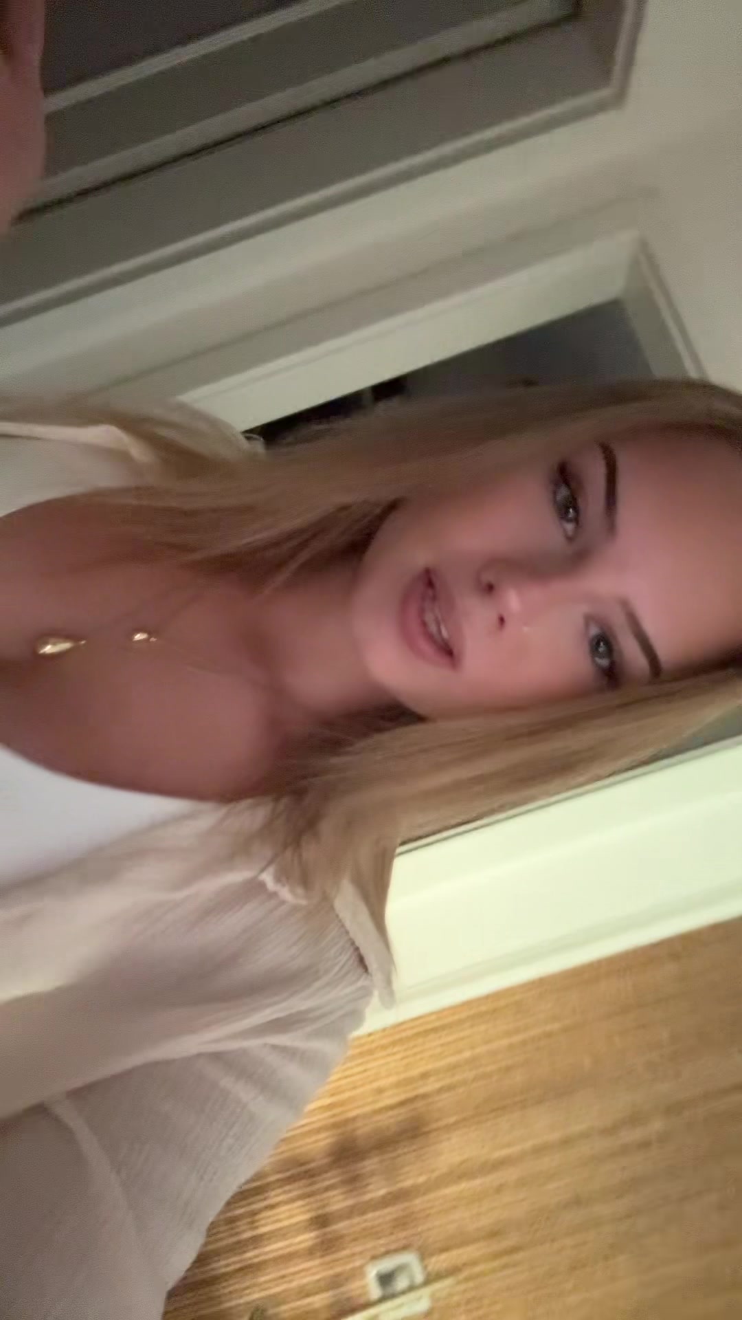 @𝓁𝒶𝓇𝒶 𝓈𝑜𝓅𝒽𝒾𝑒
