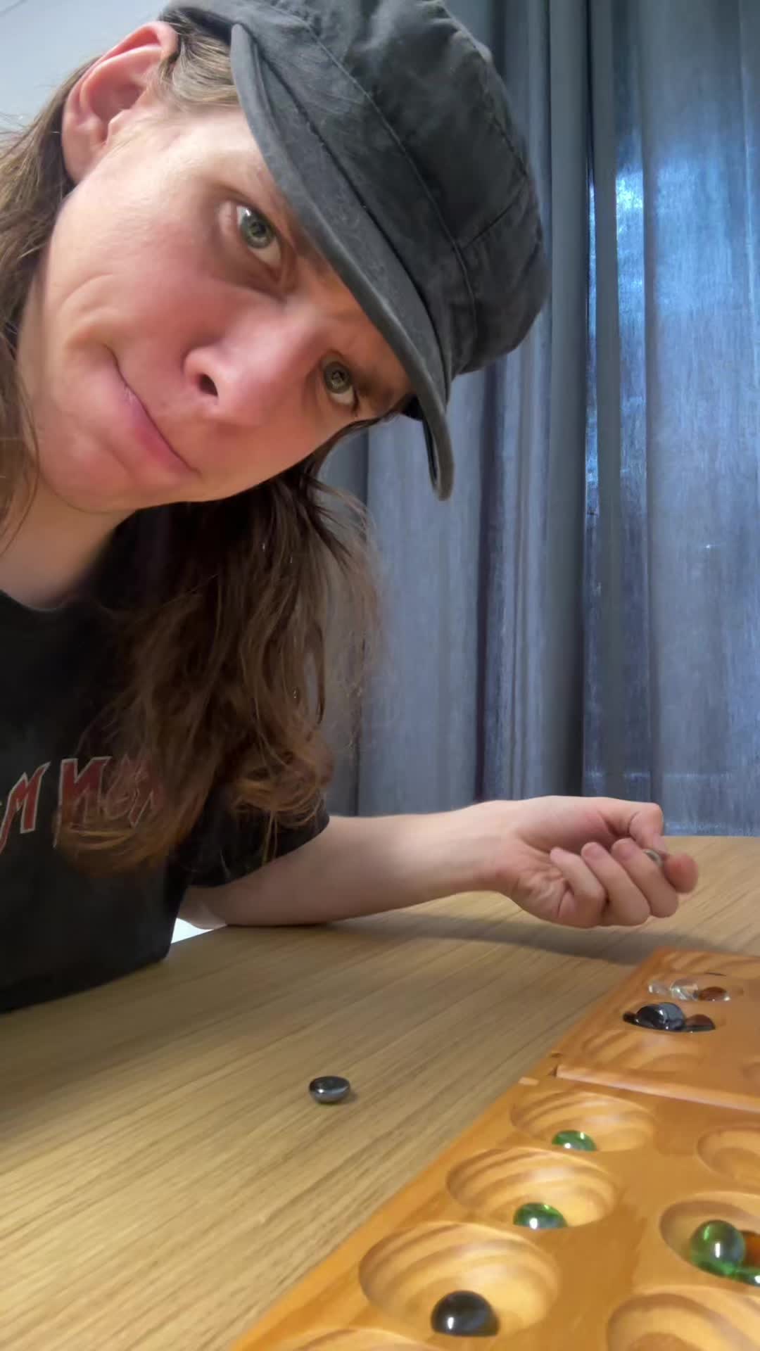 @queensell_games
