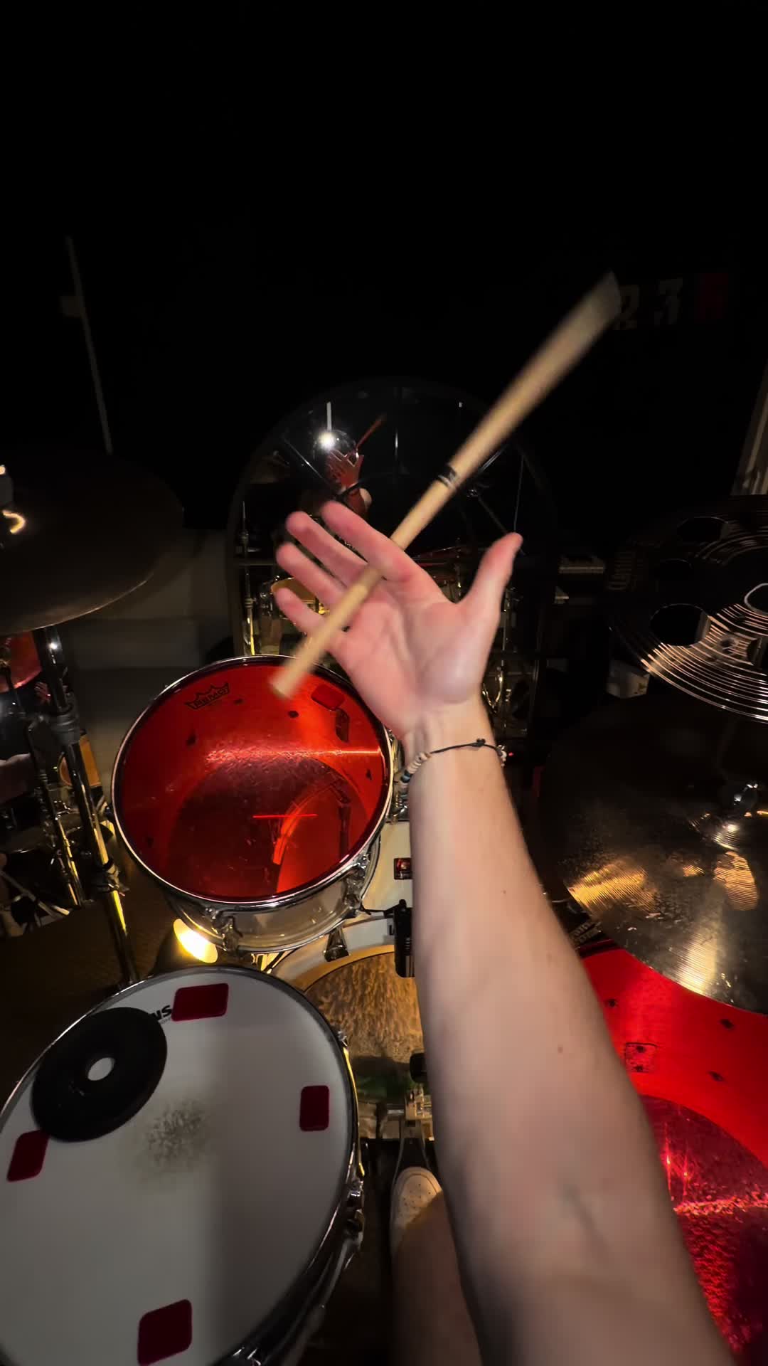 @axel.drum