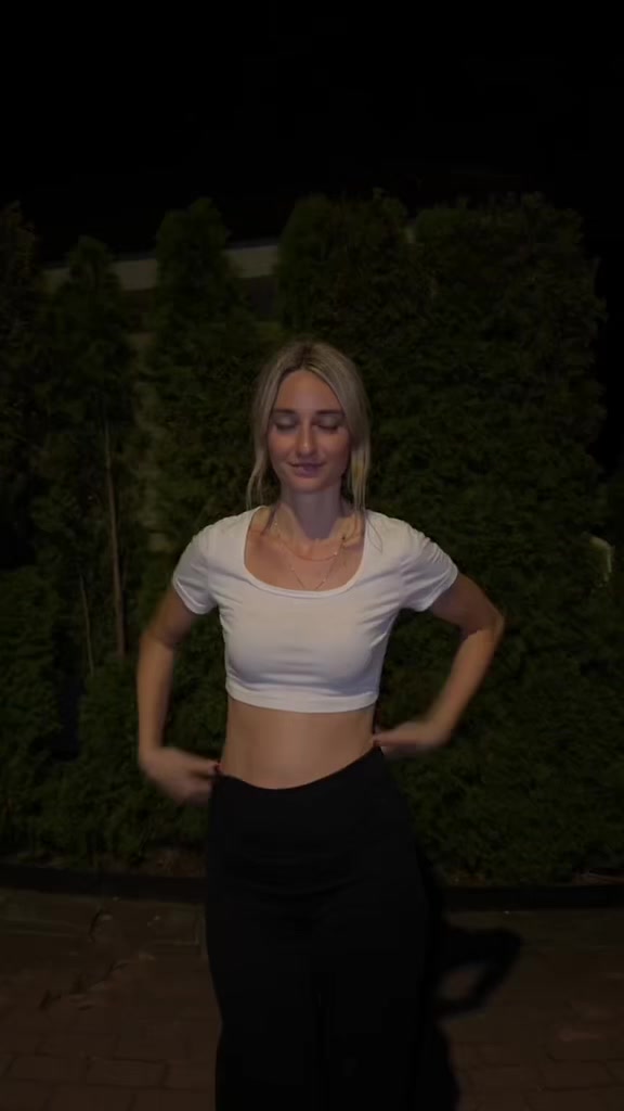 @Hey.Lelllina