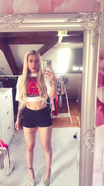 @J1na_J1na_Official_