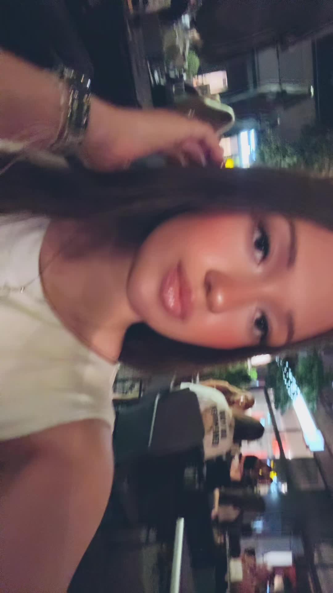 @laura