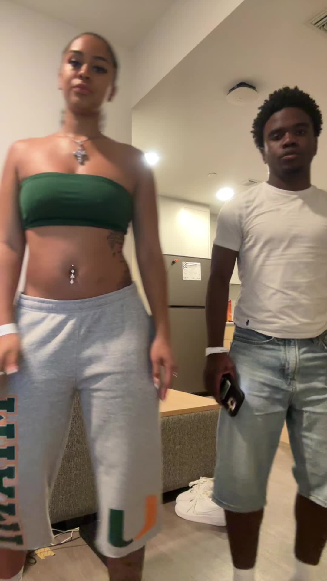@Tati💕