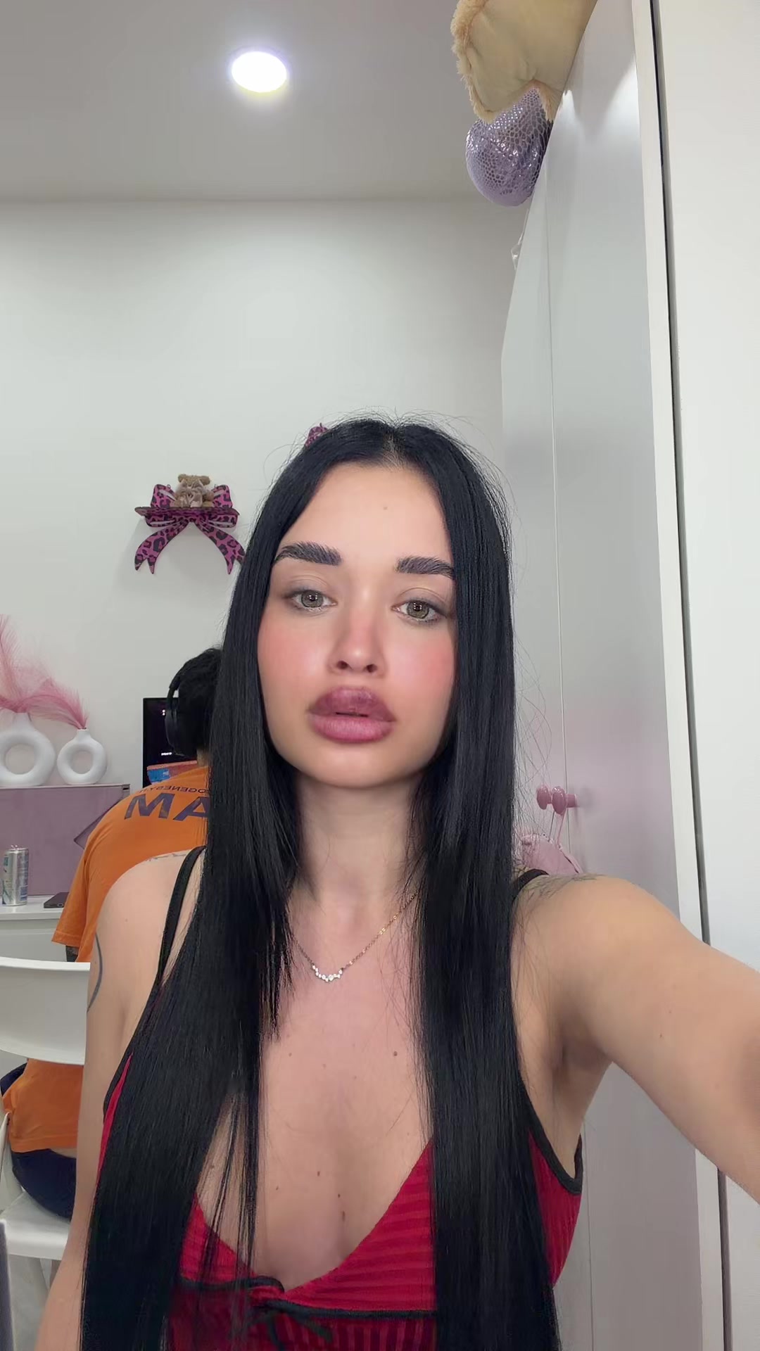 @tonyesara