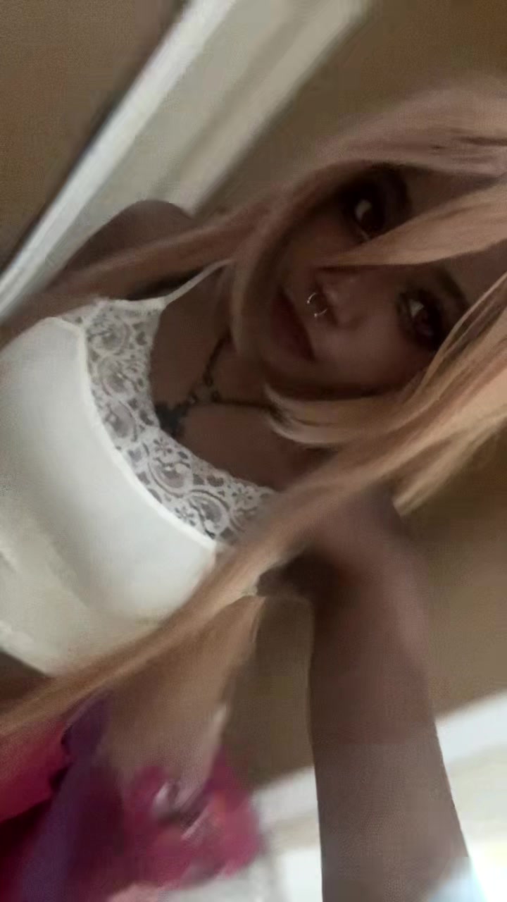 @𝖍𝖔𝖑𝖑𝖞