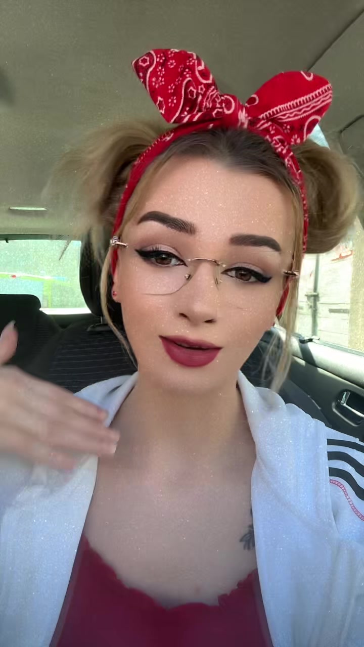 @Czikaaaaa💋