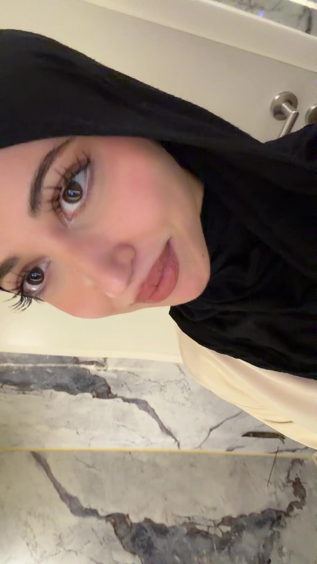 @لين