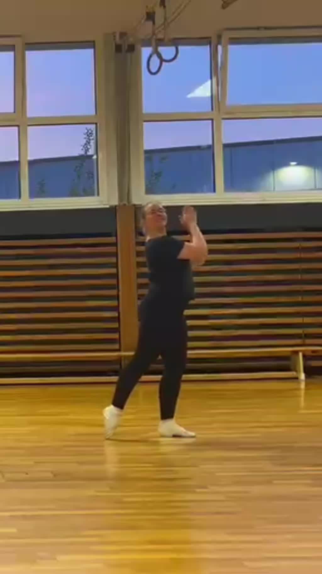 @a_flo_dance