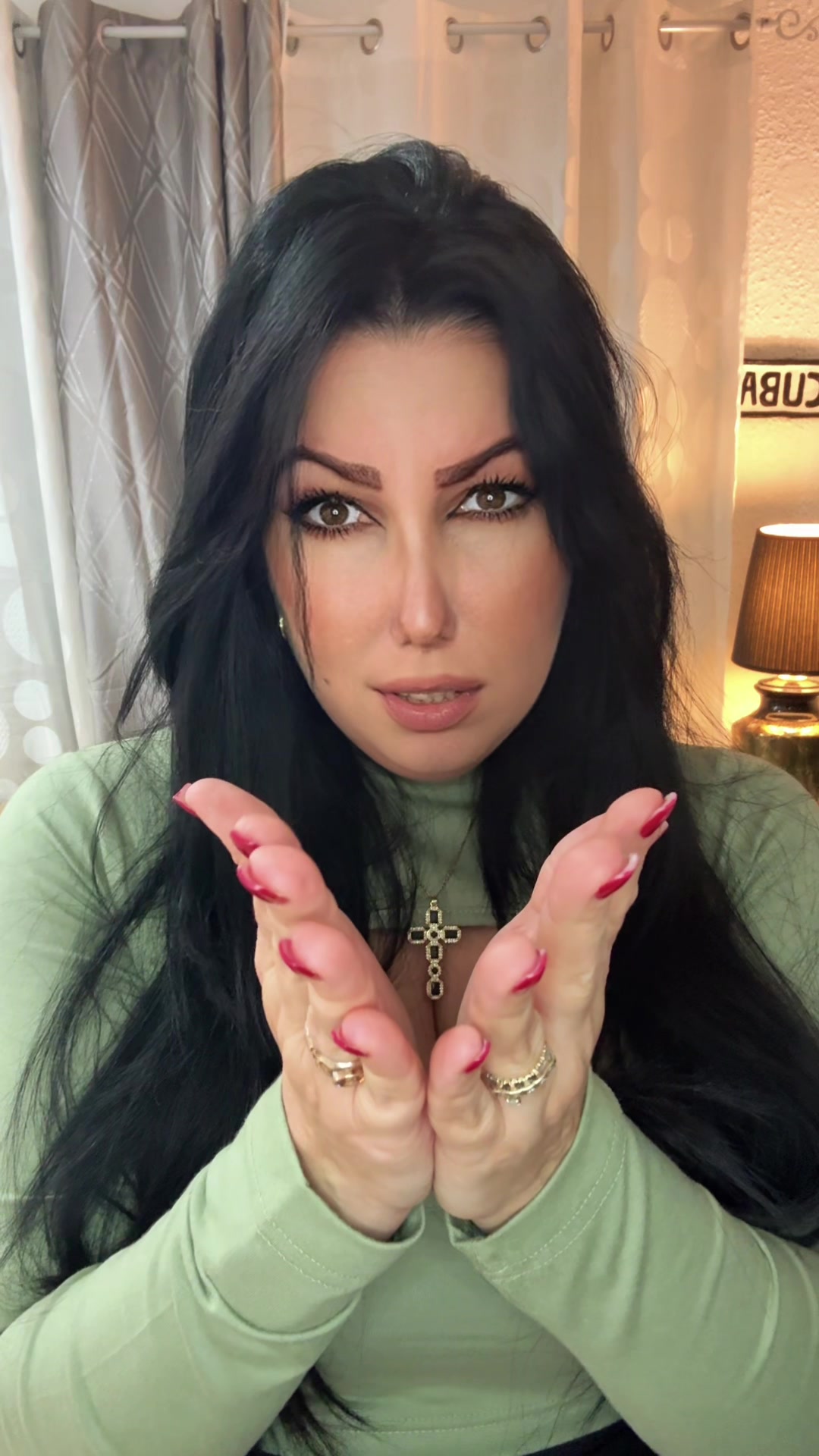 @𝐑𝐨𝐬𝐚 𝐄𝐥𝐞𝐧𝐚 ✨🤍✨