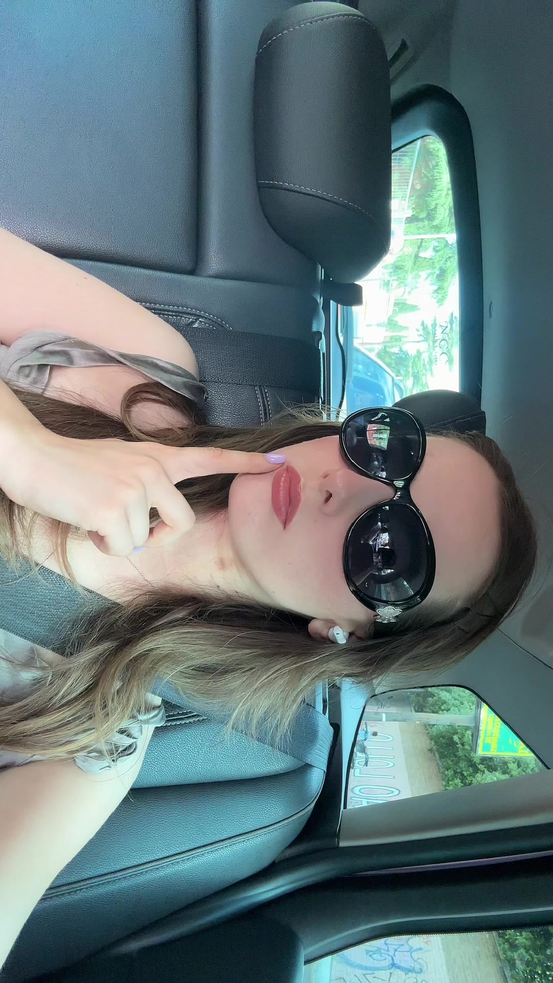 @Lola_mikk