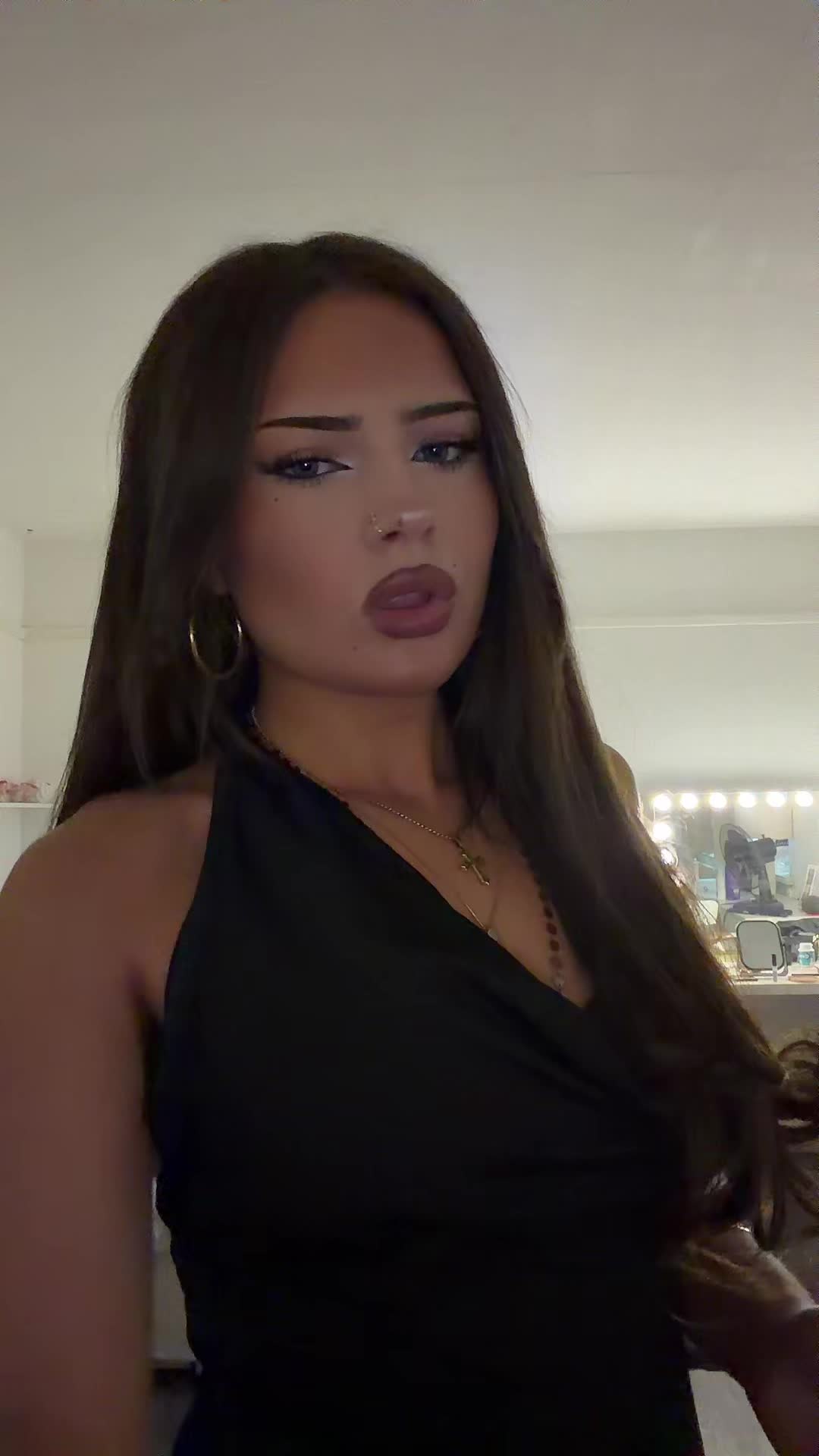 @ameliadeeekin