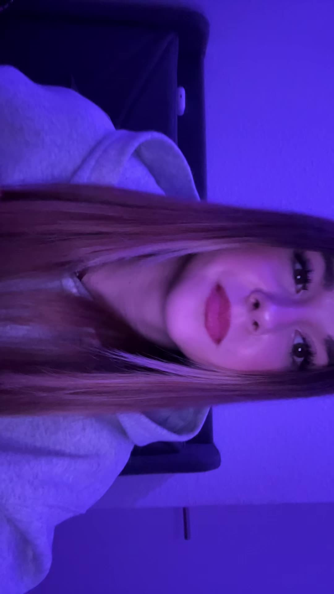 @Emely ✞