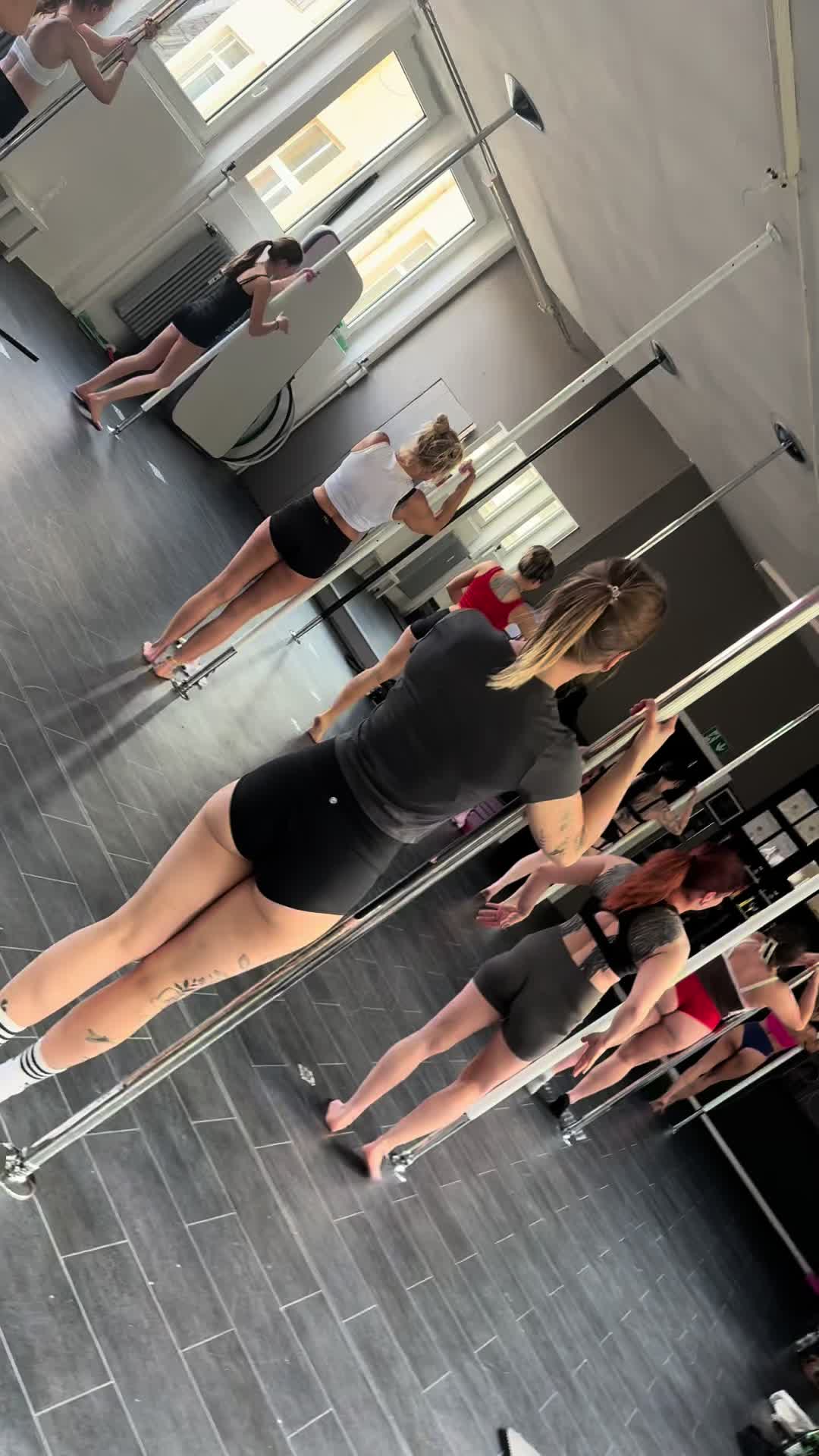 @Crazy Up & POLE