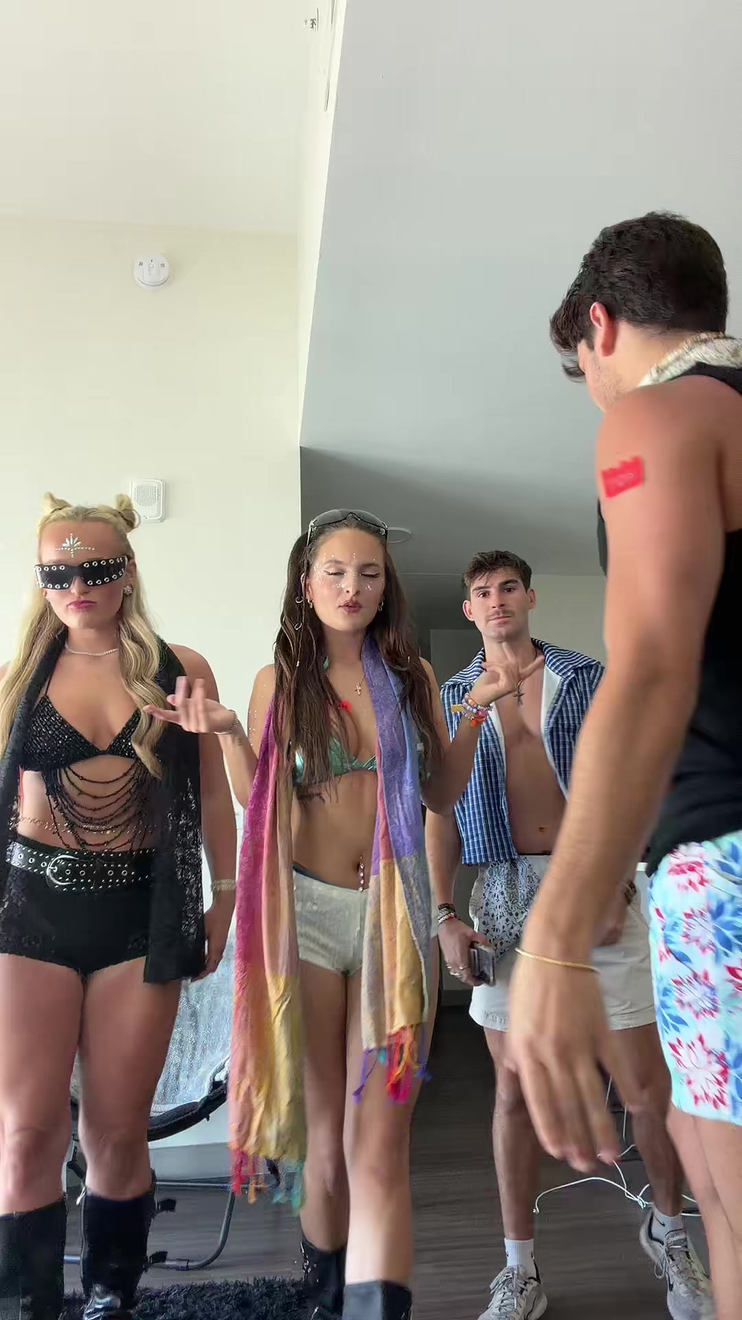 @Jules🪩☮️🦋🥂🫶🏼