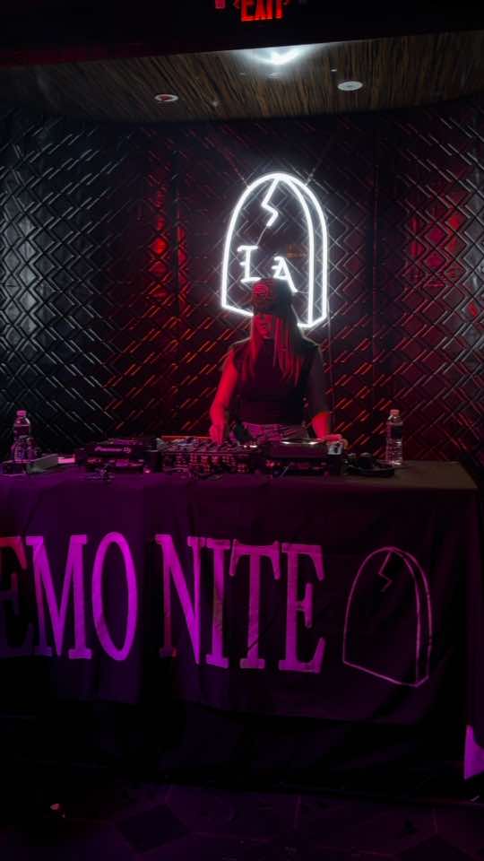 @CARI 🎲🍒🖤