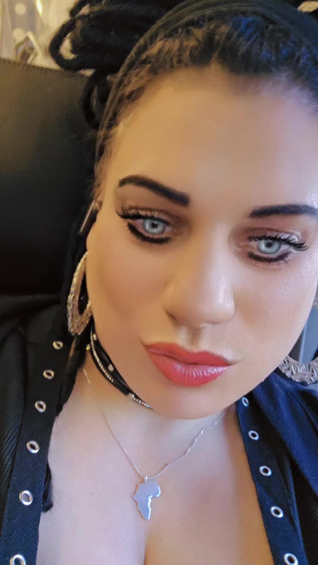 @Nadine Anna Ebanga Meyanga