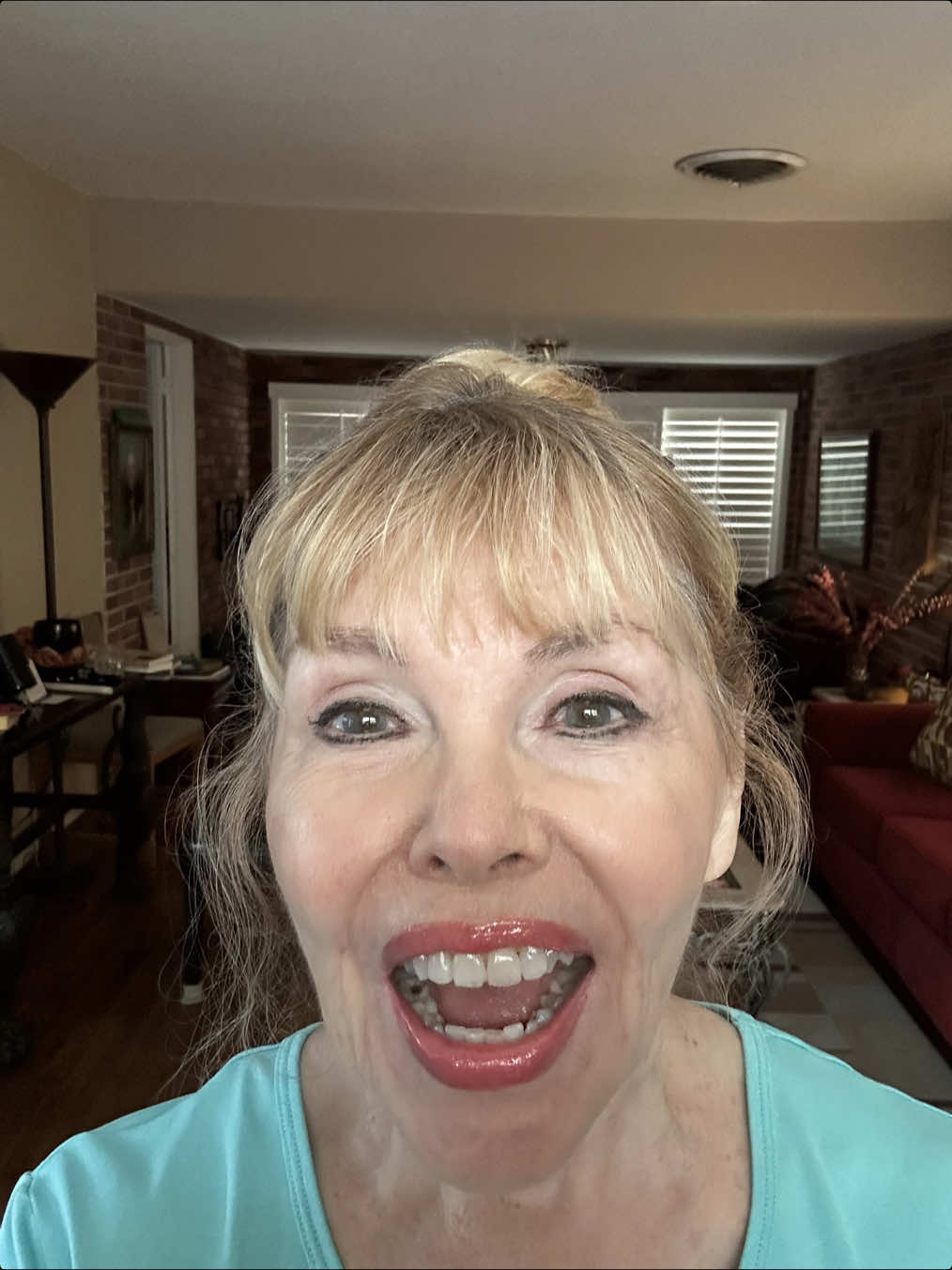 @Bebe