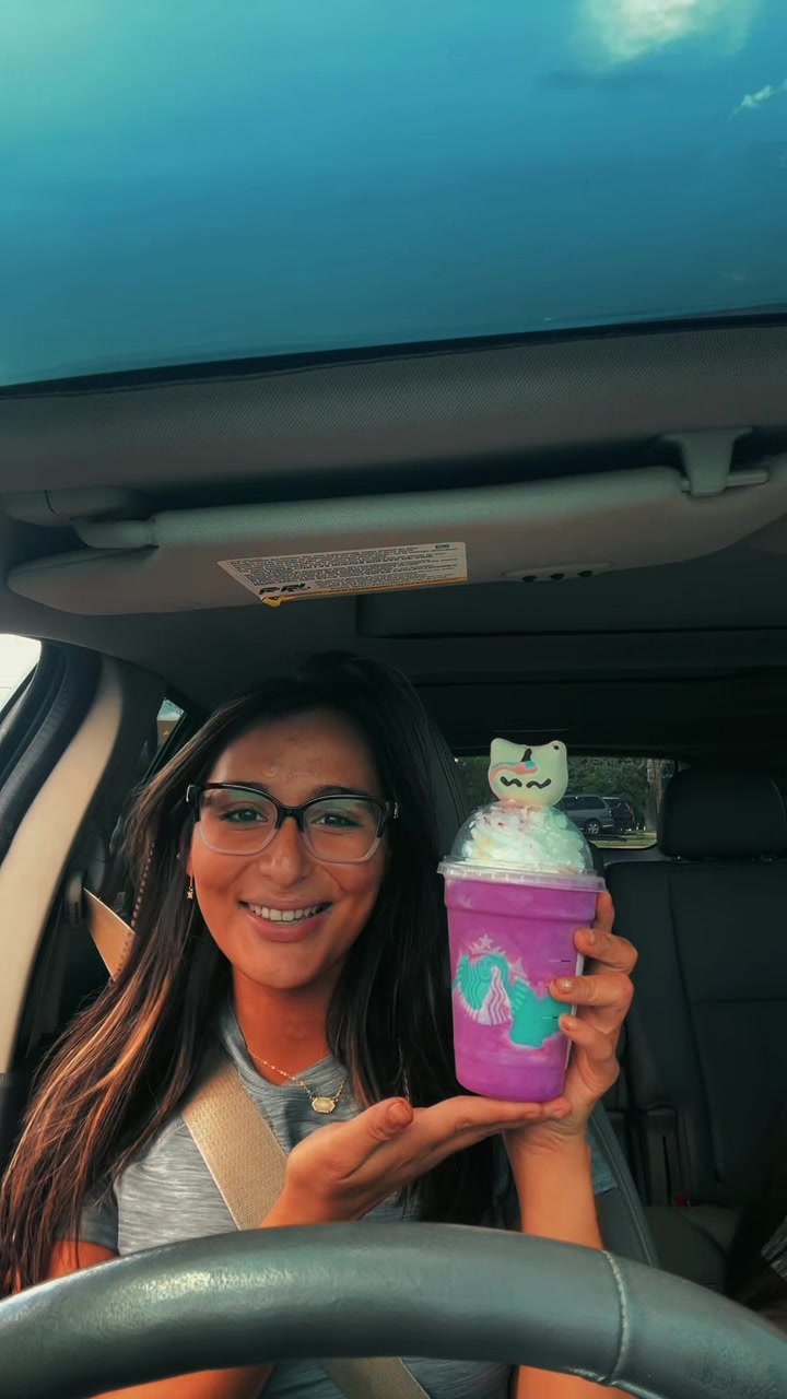 @Nicole🦋
