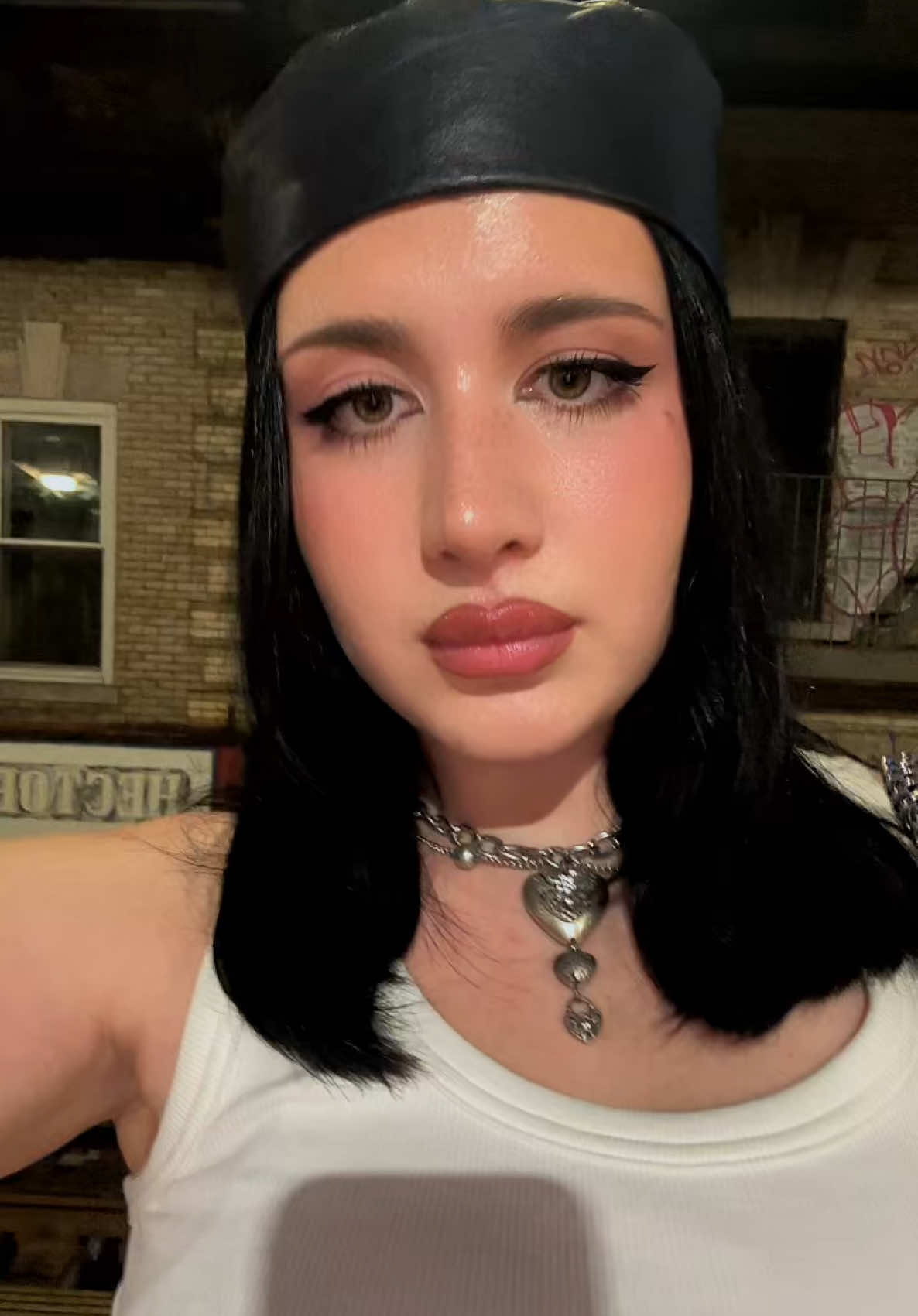 @1morekiss