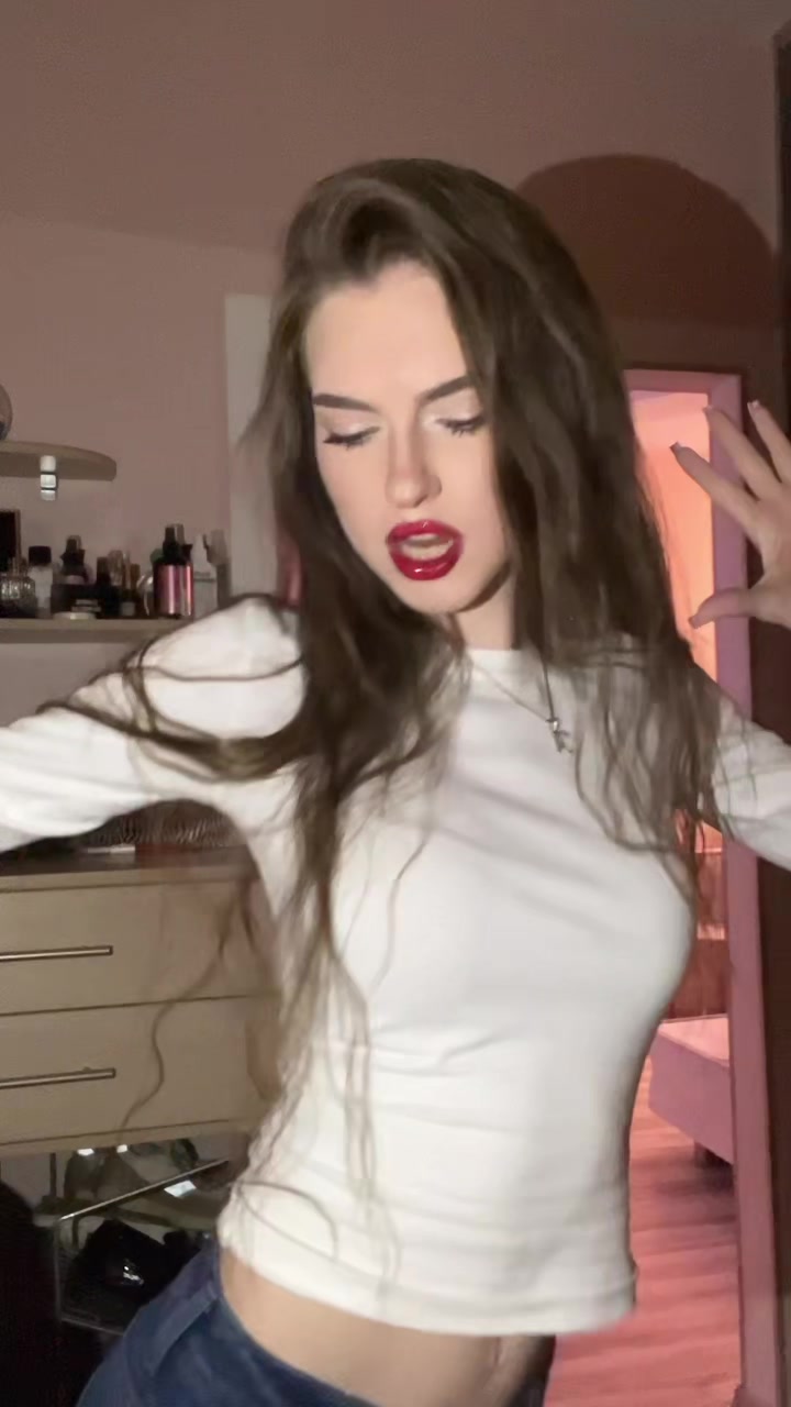 @꧁𝔸𝕃𝕀𝕊𝔸꧂