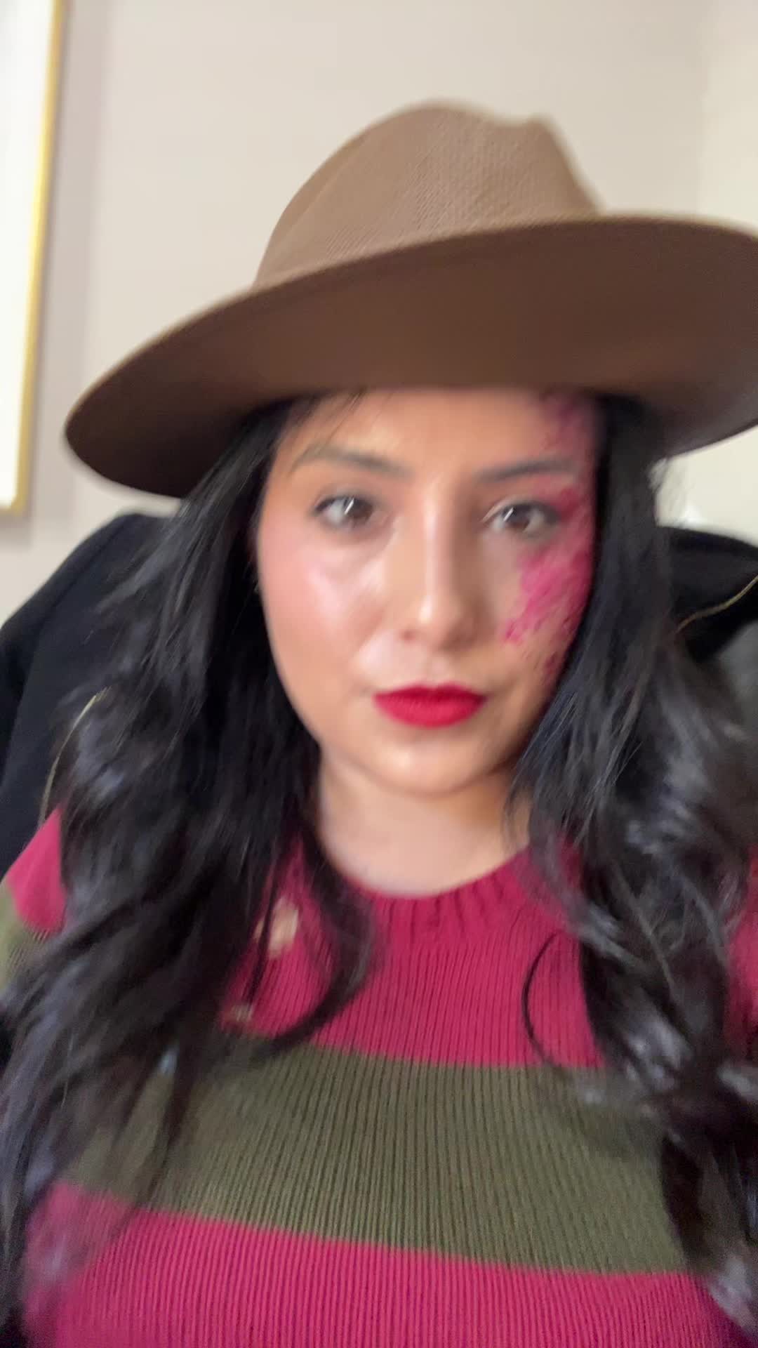 @ThaniaYaz