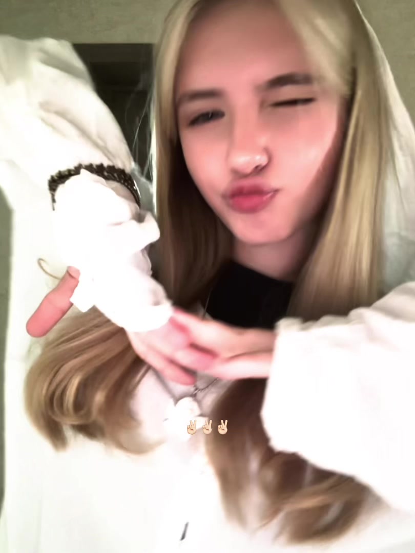 @#𝒗.𝒕𝒂𝒚𝒍𝒐𝒓🐾