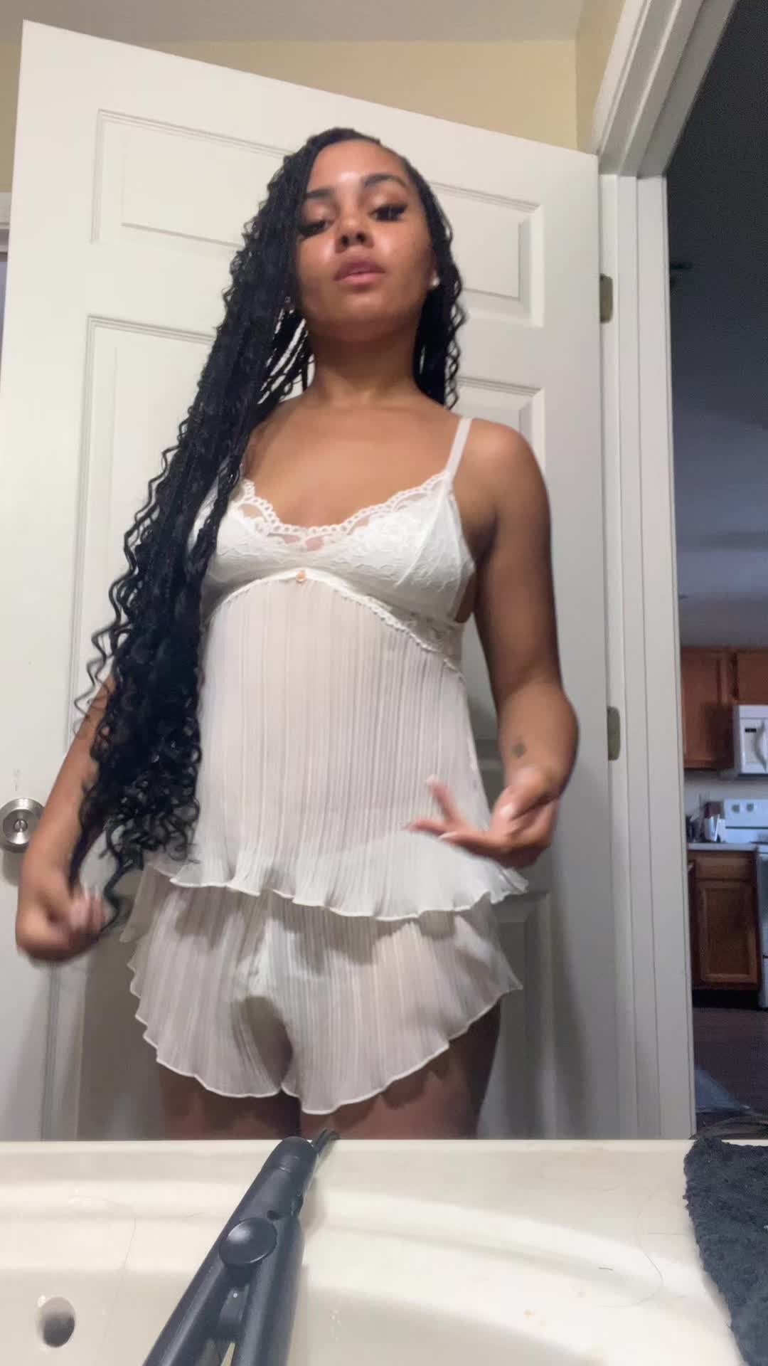 @tavennicole