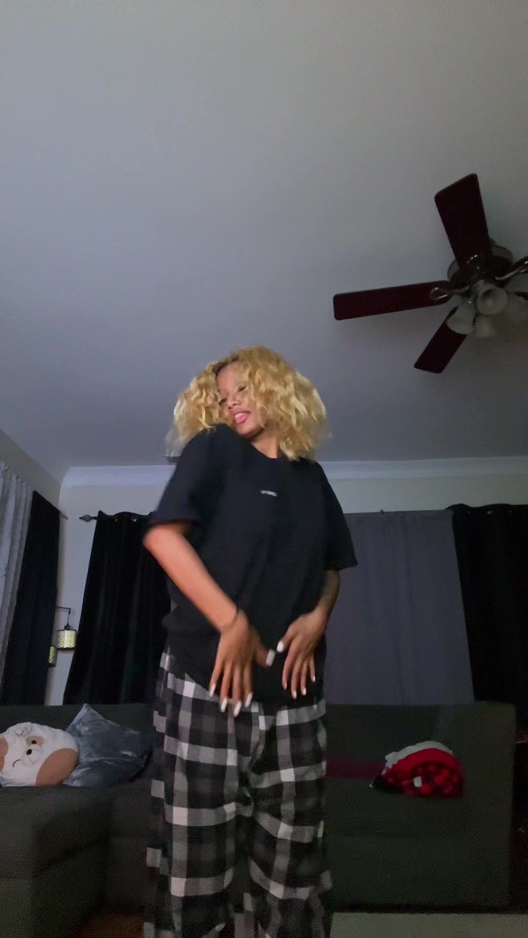 @kiarakalonn