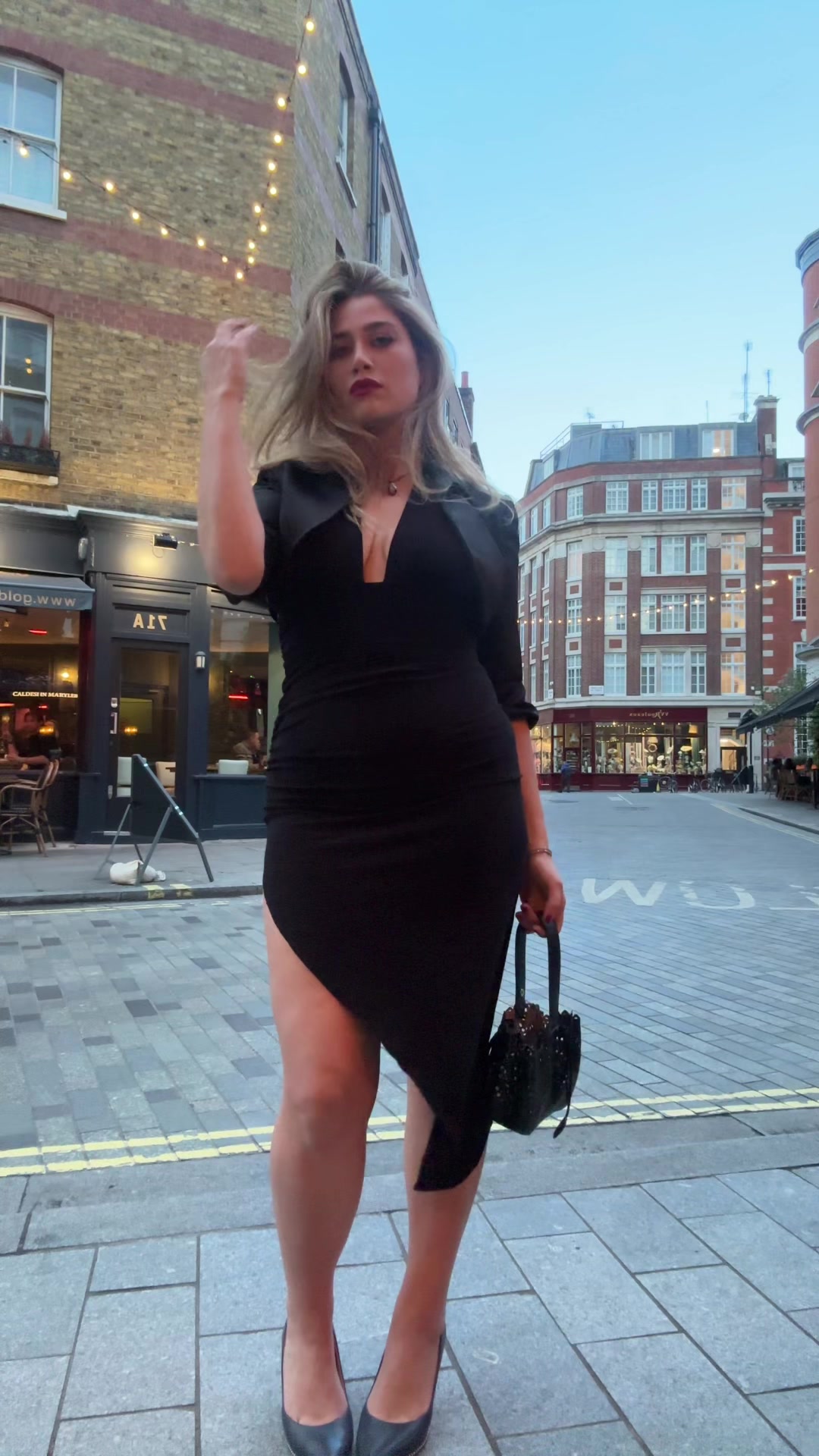 @Delusional bimbo 👑👑