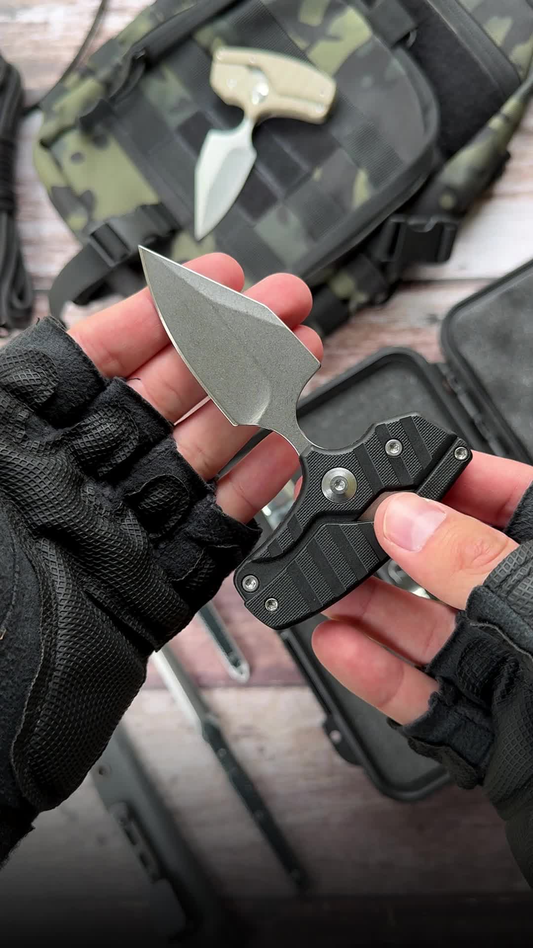 @survival.knives