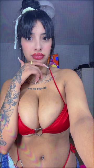 @Anaahii1