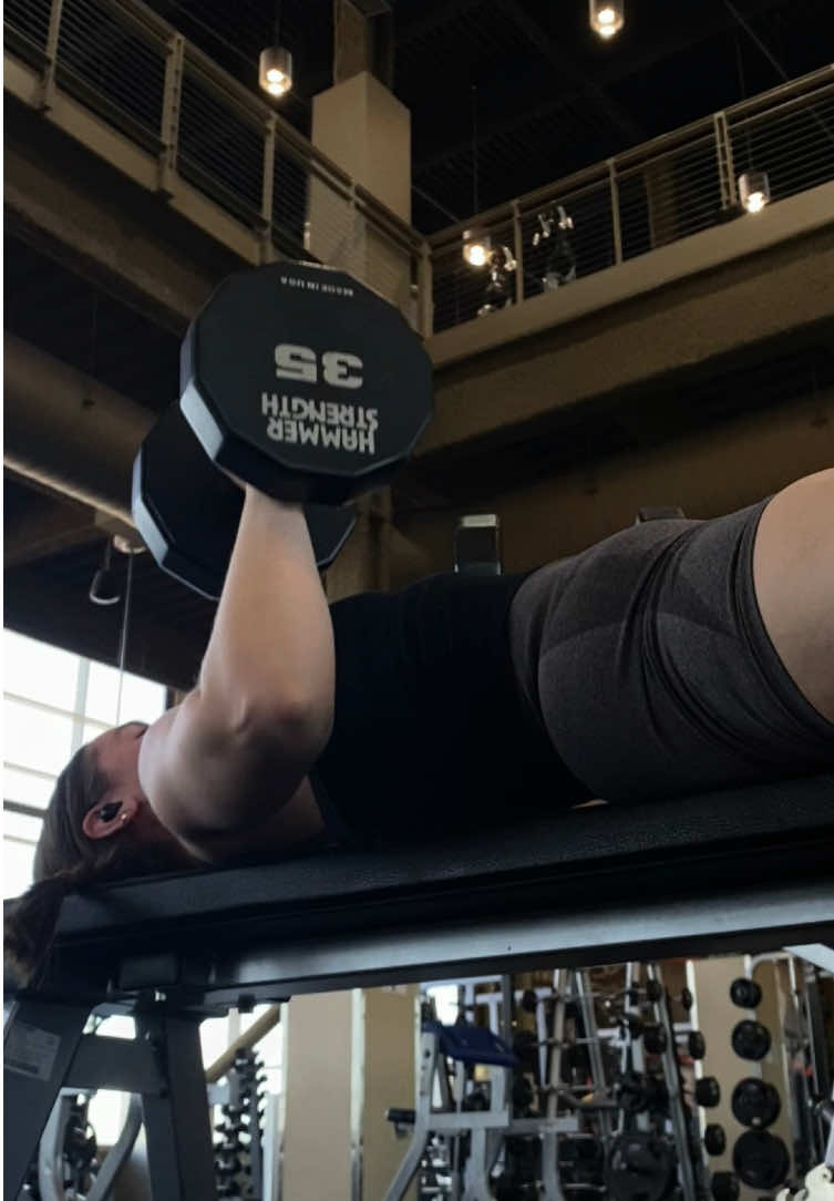 @laurenbeth 🤱🏻🏋🏻♀️📚