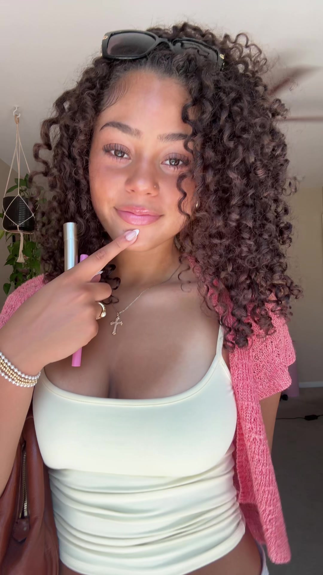 @𝑾𝑯𝑰𝑻𝑵𝑬𝒀 𝑭𝑰𝑬𝑳𝑫𝑺🌺