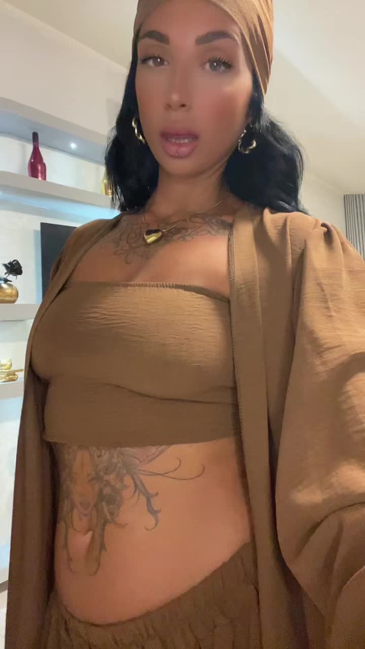 @👑
