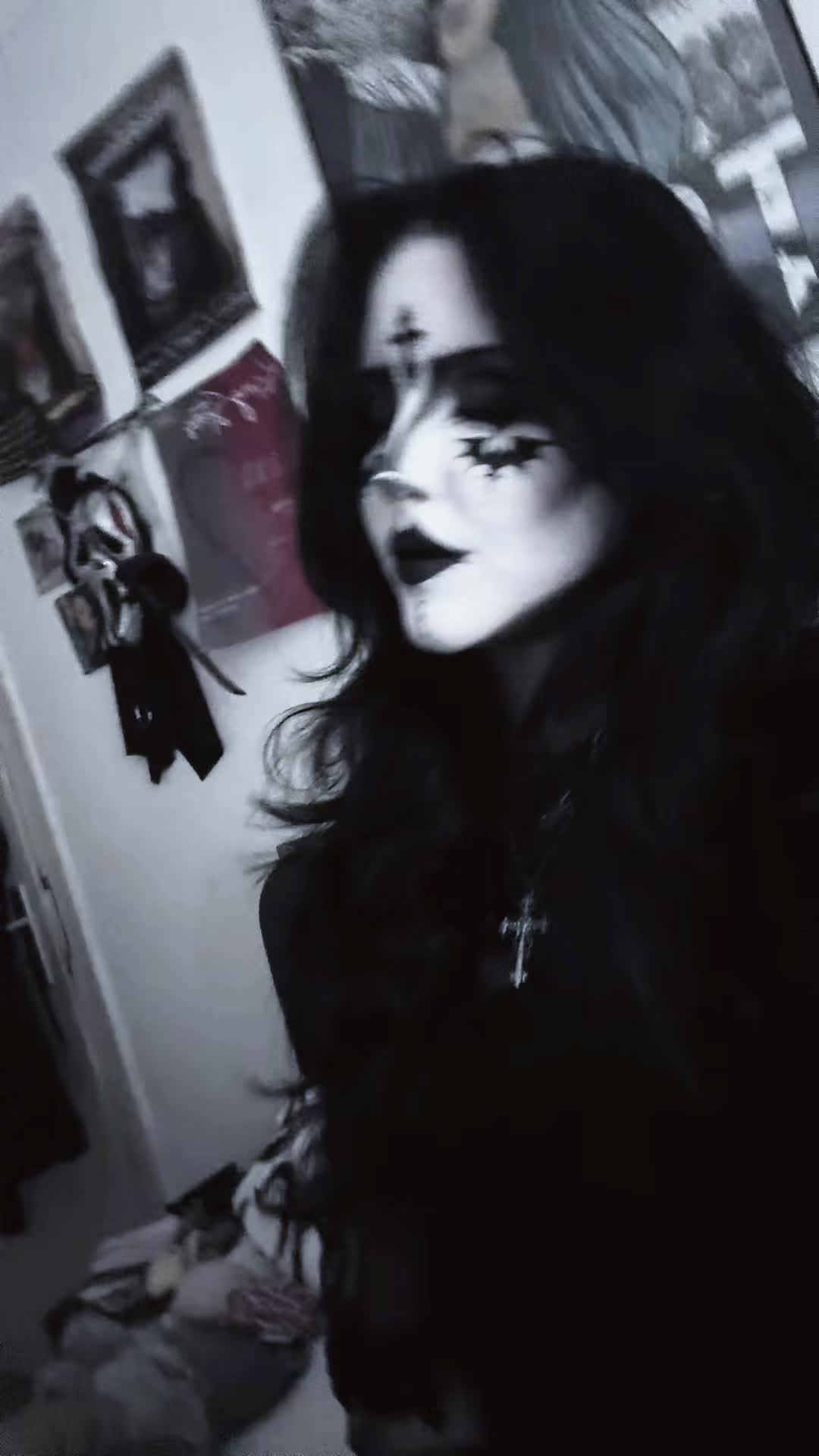 @[⛓️🕸️emily🕸️⛓️]