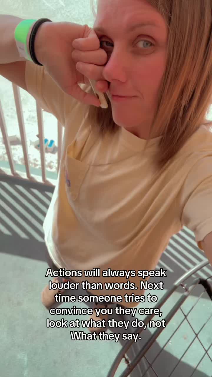 @LaceyNicole