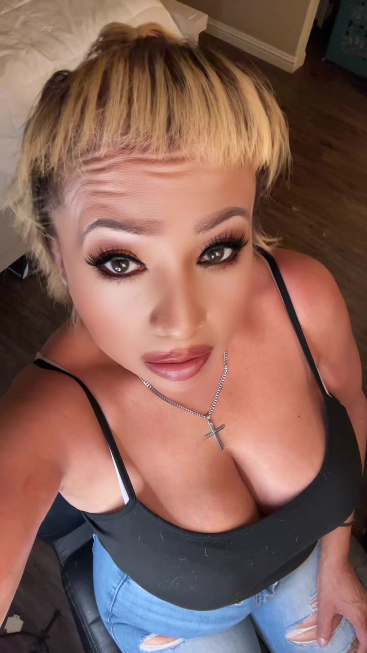 @VickyHerrera
