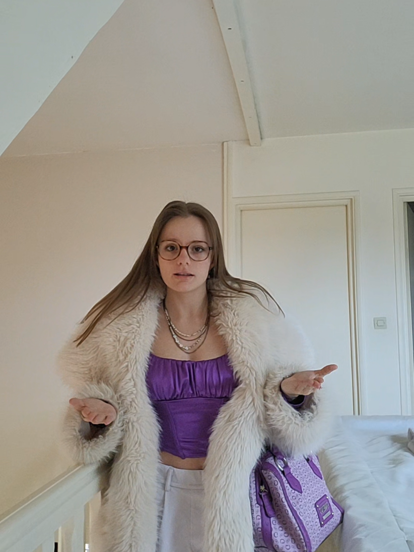 @Chlo ✨️
