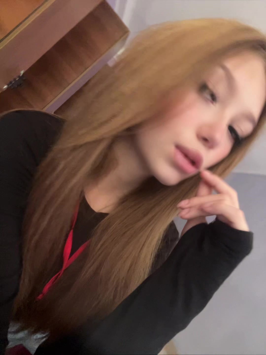@Lika_2402