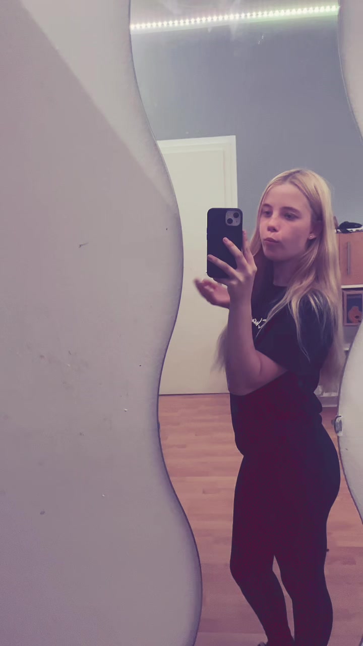 @N_lpz_girl❤️