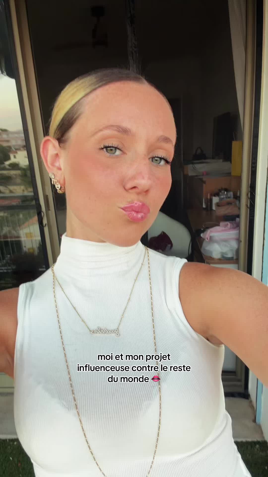 @L A N A 🍓