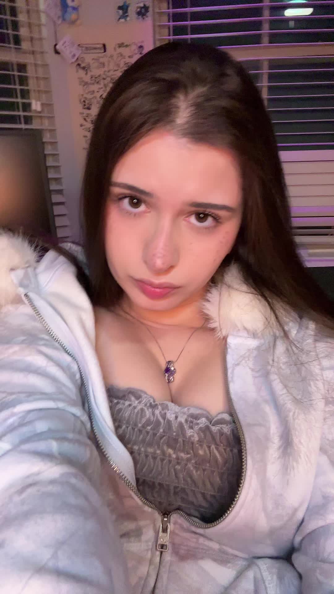 @heyvixie