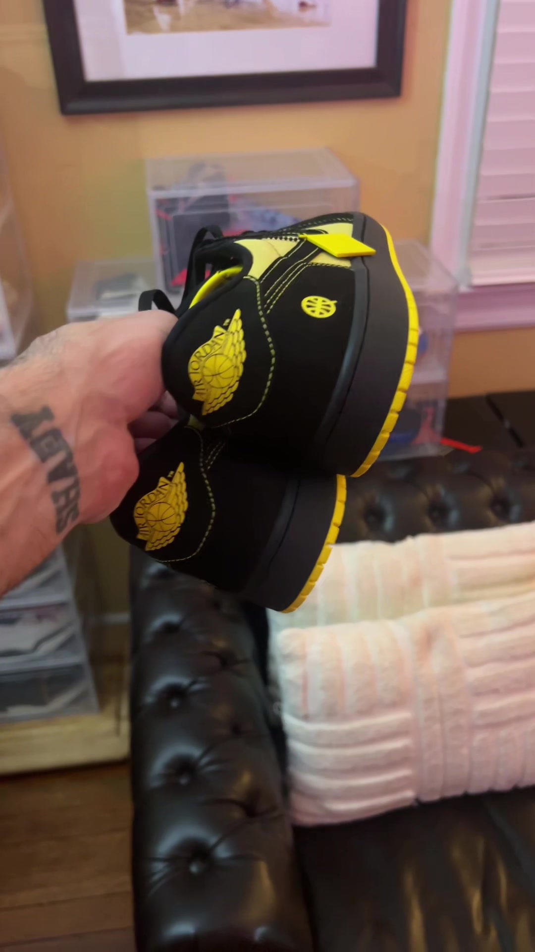 @E-Money 💶 ‘Fresh New Kicks’