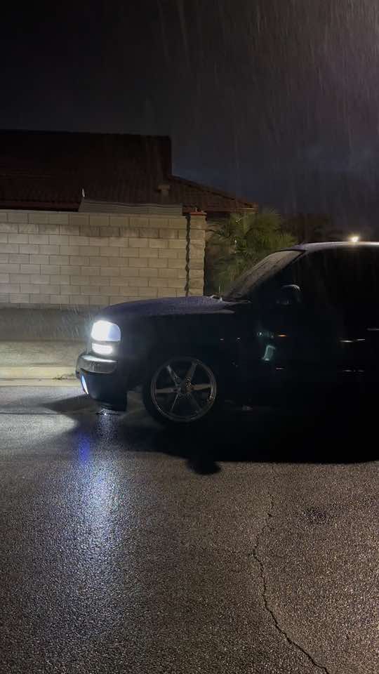 @1low_diego