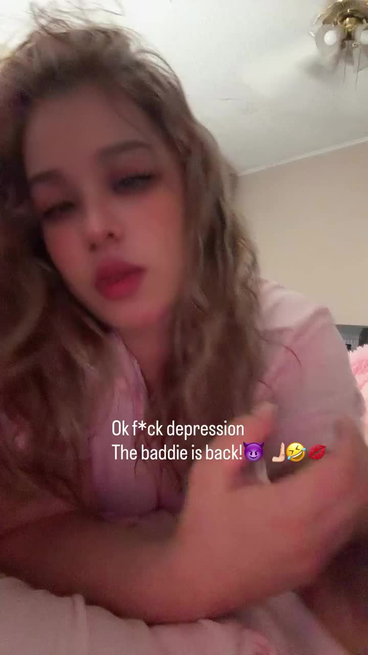 @QUEEN👑